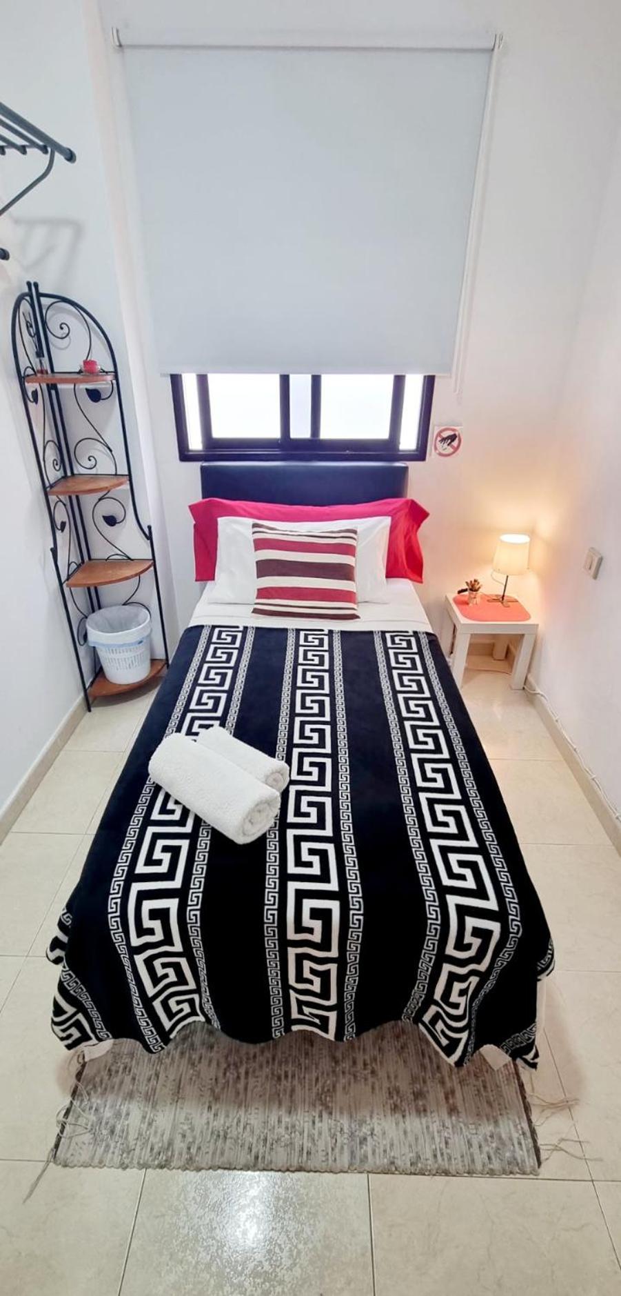 Almar We Go! Habitaciones Privadas En Alcala - Private Rooms - Pieces Privees - In Shared Apartment Eksteriør bilde