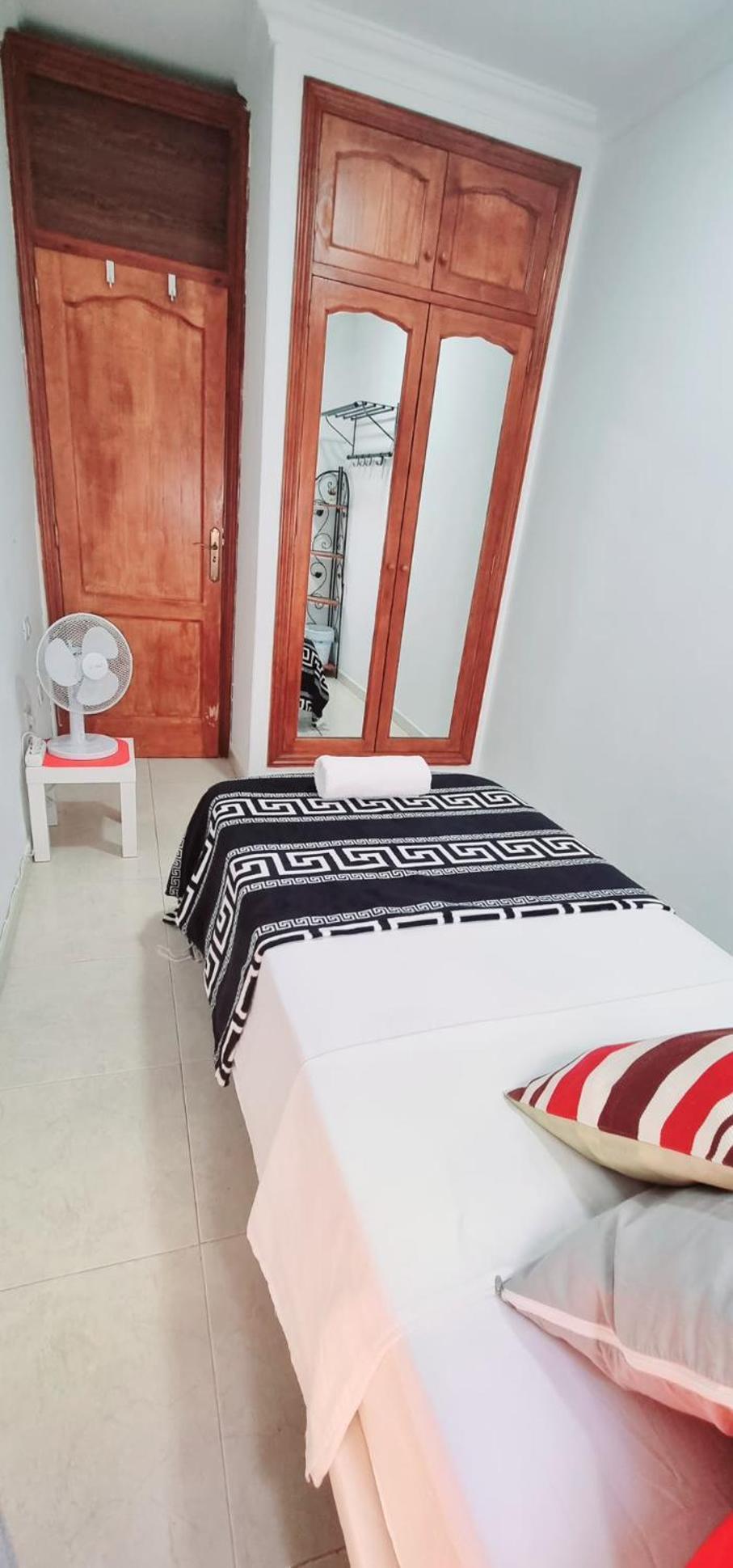 Almar We Go! Habitaciones Privadas En Alcala - Private Rooms - Pieces Privees - In Shared Apartment Eksteriør bilde